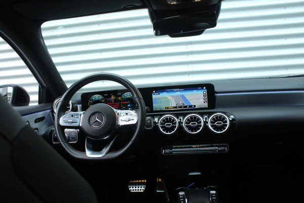 Mercedes-Benz A-Klasse 250 e 218pk Business Solution AMG Limited PHEV Automaat NL-Auto NAP Panoramadak Burmester Clima Cruise Navi Camera Sfeer LMV