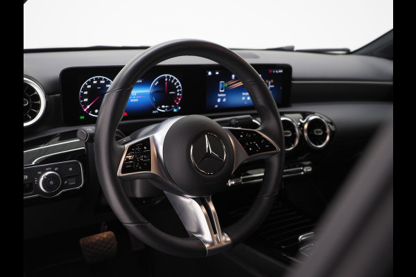 Mercedes-Benz A-Klasse 250 e Panamericana | Nieuw Model | Widescreen | Zwarte Hemel | Camera | Cruise | Carplay