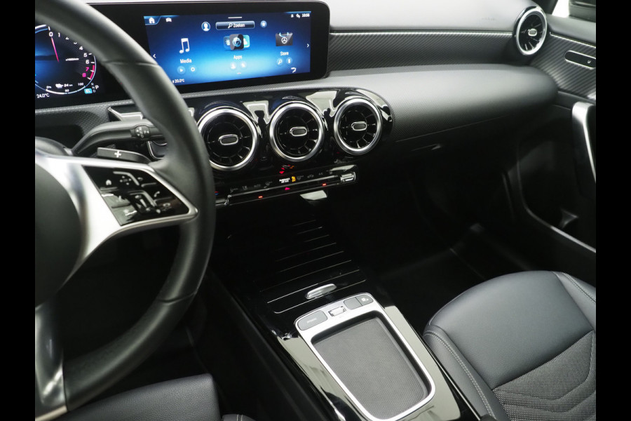 Mercedes-Benz A-Klasse 250 e Panamericana | Nieuw Model | Widescreen | Zwarte Hemel | Camera | Cruise | Carplay