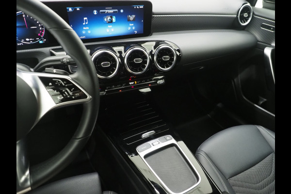 Mercedes-Benz A-Klasse 250 e Panamericana | Nieuw Model | Widescreen | Zwarte Hemel | Camera | Cruise | Carplay
