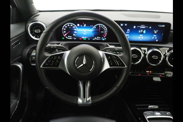 Mercedes-Benz A-Klasse 250 e Panamericana | Nieuw Model | Widescreen | Zwarte Hemel | Camera | Cruise | Carplay