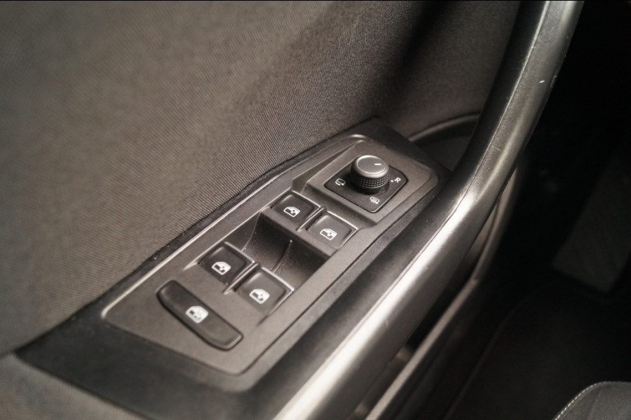 Volkswagen T-Roc 1.5 TSI 150pk Style Business -NAVI-ECC-DIGI-CAM- Volkswagen T-Roc 1.5 TSI 150pk Style Business -NAVI-ECC-DIGI-CAM-