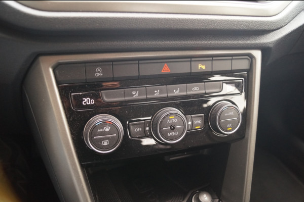 Volkswagen T-Roc 1.5 TSI 150pk Style Business -NAVI-ECC-DIGI-CAM- Volkswagen T-Roc 1.5 TSI 150pk Style Business -NAVI-ECC-DIGI-CAM-