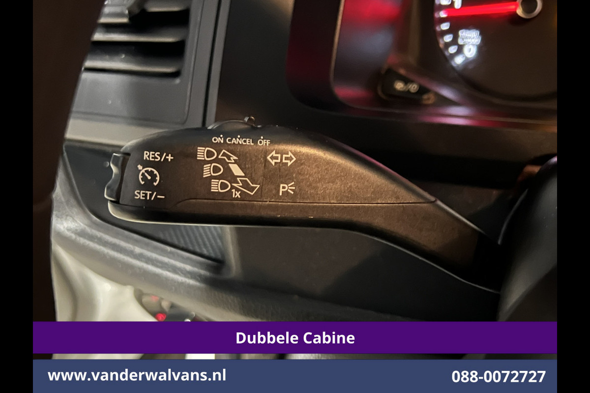 Volkswagen Transporter 2.0 TDI 150pk L2H1 Dubbele Cabine Euro6 Airco | 6-Zits | 2500kg Trekhaak Cruisecontrol, Bijrijdersbank Volkswagen Transporter 2.0 TDI 150pk L2H1 Dubbele Cabine Euro6 Airco | 6-Zits | 2500kg Trekhaak Cruisecontrol, Bijrijdersbank
