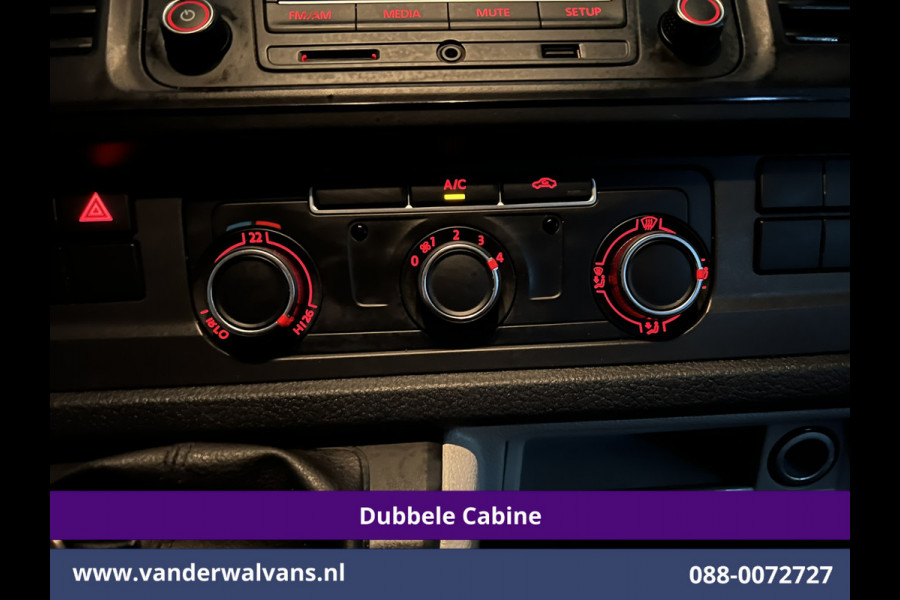 Volkswagen Transporter 2.0 TDI 150pk L2H1 Dubbele Cabine Euro6 Airco | 6-Zits | 2500kg Trekhaak Cruisecontrol, Bijrijdersbank