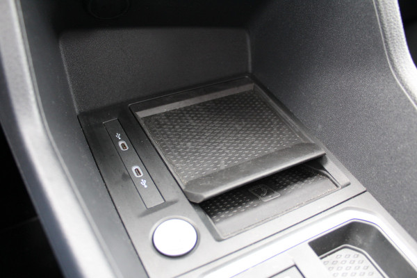 Ford Tourneo Connect 1.5 PHEV Active | Panoramadak | AGR | LED | BLIS | Navigatie Ford Tourneo Connect 1.5 PHEV Active | Panoramadak | AGR | LED | BLIS | Navigatie