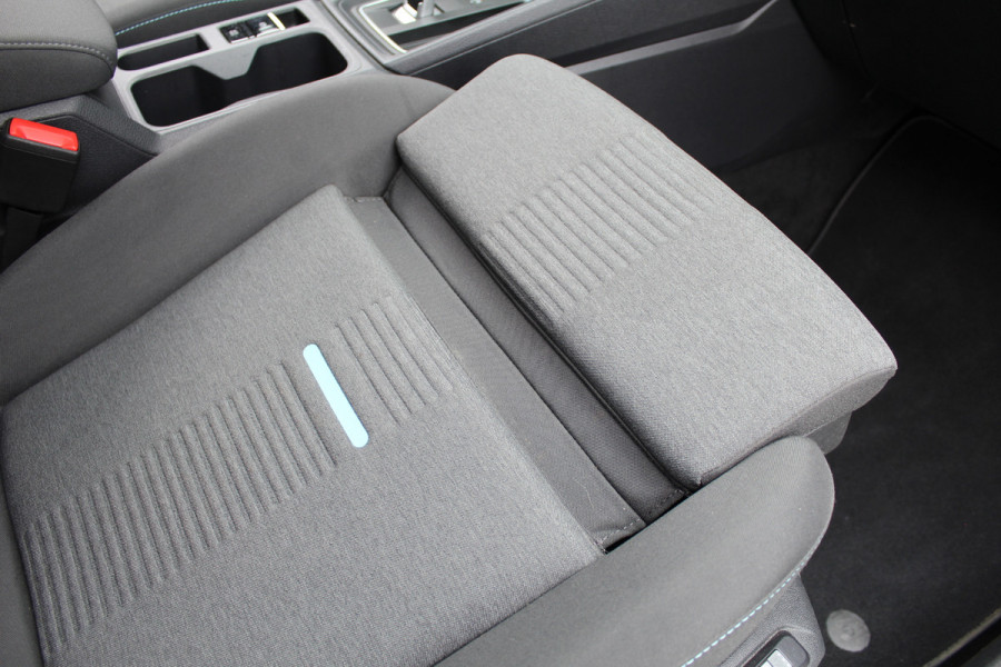 Ford Tourneo Connect 1.5 PHEV Active | Panoramadak | AGR | LED | BLIS | Navigatie Ford Tourneo Connect 1.5 PHEV Active | Panoramadak | AGR | LED | BLIS | Navigatie