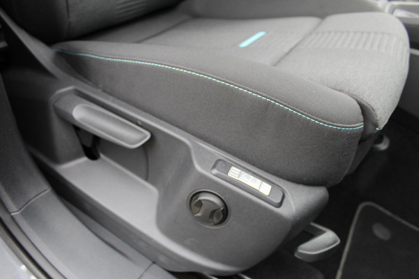 Ford Tourneo Connect 1.5 PHEV Active | Panoramadak | AGR | LED | BLIS | Navigatie Ford Tourneo Connect 1.5 PHEV Active | Panoramadak | AGR | LED | BLIS | Navigatie