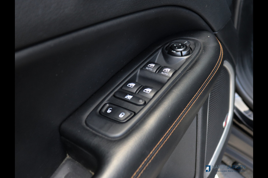 Jeep Compass 1.4 MultiAir Opening Ed. Plus | Leder | Navigation & Sound Pakket | Ambiente Verlichting | Apple Car Play/Android Auto | Adapt.  Winter Pakket | Elektr. Stoelen met geheugen | Trekhaak | Benzine/LPG