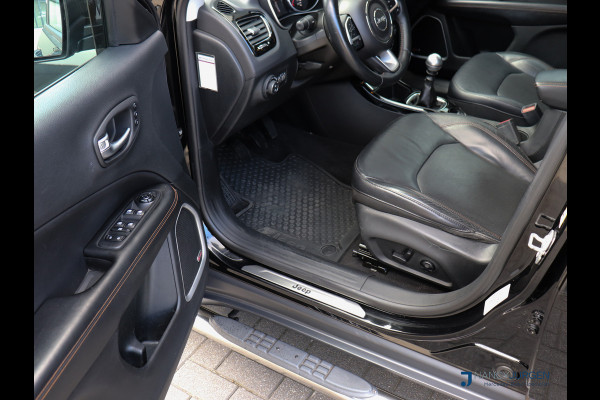 Jeep Compass 1.4 MultiAir Opening Ed. Plus | Leder | Navigation & Sound Pakket | Ambiente Verlichting | Apple Car Play/Android Auto | Adapt.  Winter Pakket | Elektr. Stoelen met geheugen | Trekhaak | Benzine/LPG