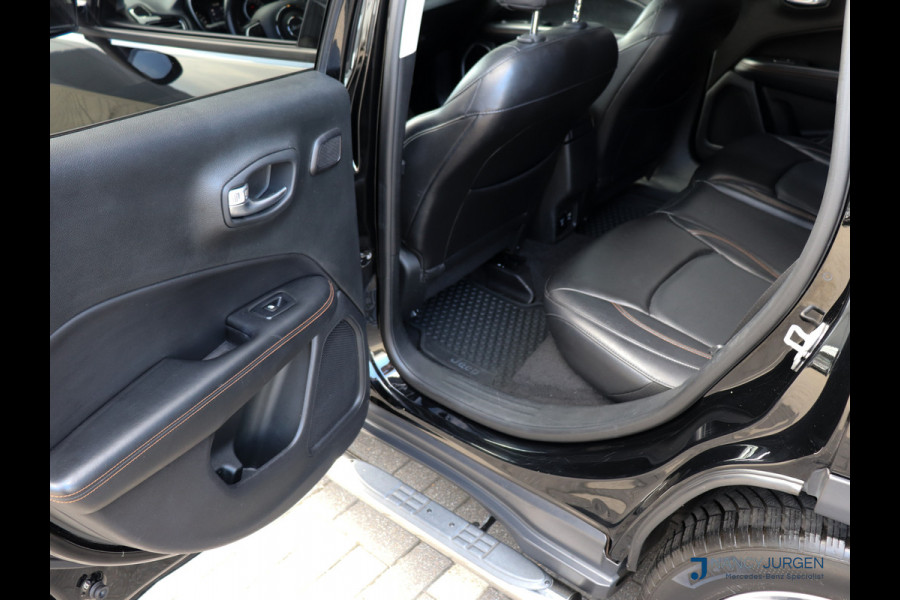 Jeep Compass 1.4 MultiAir Opening Ed. Plus | Leder | Navigation & Sound Pakket | Ambiente Verlichting | Apple Car Play/Android Auto | Adapt.  Winter Pakket | Elektr. Stoelen met geheugen | Trekhaak | Benzine/LPG