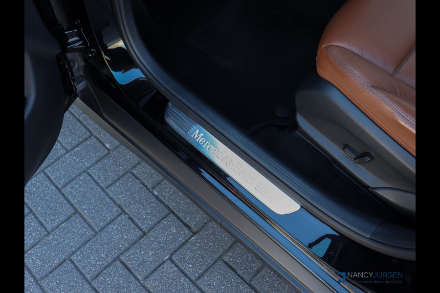 Mercedes-Benz GLC 250 4M | AMG | 9G Aut | Ambiente | Volleder | LED | 360* Camera | Pano Dak | Navi | Afneemb. Trekhaak |