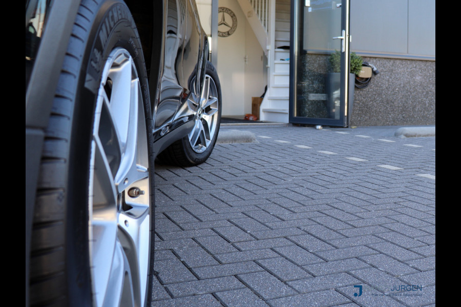Mercedes-Benz GLC 250 4M | AMG | 9G Aut | Ambiente | Volleder | LED | 360* Camera | Pano Dak | Navi | Afneemb. Trekhaak |
