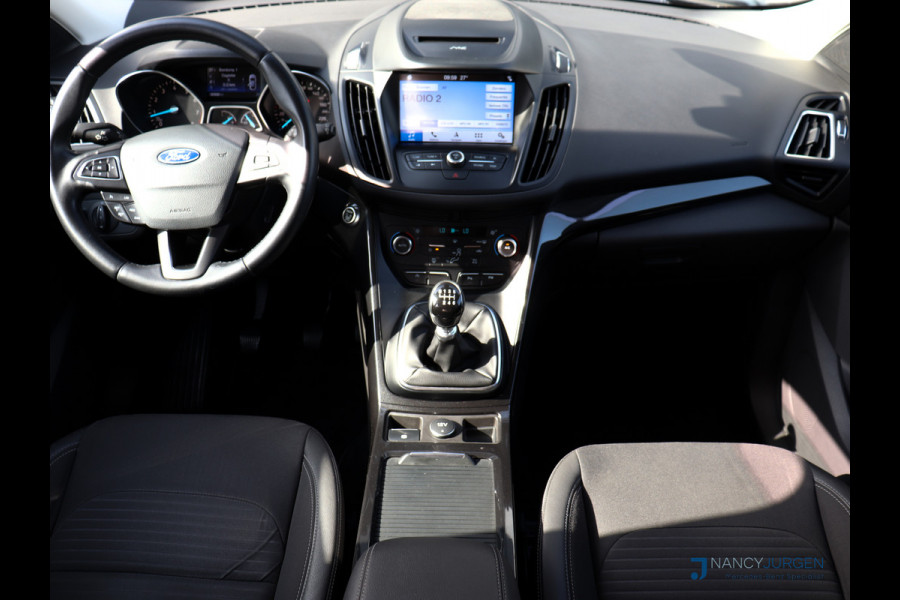 Ford Kuga 1.5 EcoBoost | Titanium | Pano | Navi | Camera | 17" LM Velgen | Elektr. Uitklapb. trekhaak | Volledig gedocumenteerd Onderhoudsboekje | Incl. 12 maanden Car Garantie
