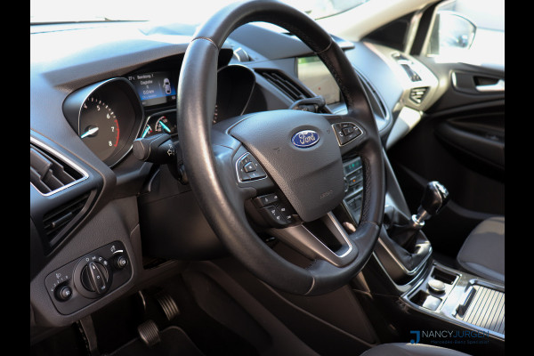 Ford Kuga 1.5 EcoBoost | Titanium | Pano | Navi | Camera | 17" LM Velgen | Elektr. Uitklapb. trekhaak | Volledig gedocumenteerd Onderhoudsboekje | Incl. 12 maanden Car Garantie