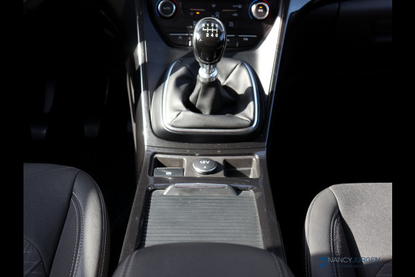 Ford Kuga 1.5 EcoBoost | Titanium | Pano | Navi | Camera | 17" LM Velgen | Elektr. Uitklapb. trekhaak | Volledig gedocumenteerd Onderhoudsboekje | Incl. 12 maanden Car Garantie