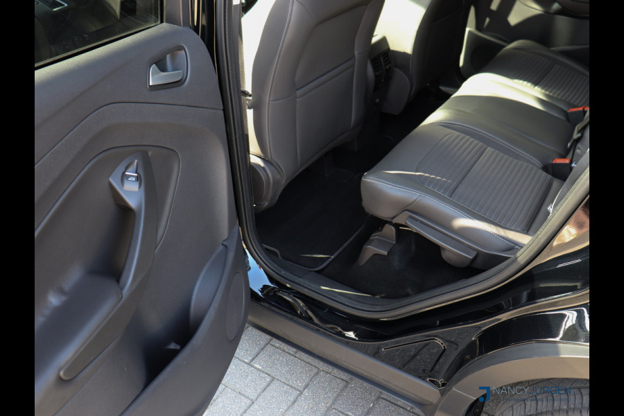 Ford Kuga 1.5 EcoBoost | Titanium | Pano | Navi | Camera | 17" LM Velgen | Elektr. Uitklapb. trekhaak | Volledig gedocumenteerd Onderhoudsboekje | Incl. 12 maanden Car Garantie