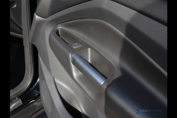 Ford Kuga 1.5 EcoBoost | Titanium | Pano | Navi | Camera | 17" LM Velgen | Elektr. Uitklapb. trekhaak | Volledig gedocumenteerd Onderhoudsboekje | Incl. 12 maanden Car Garantie