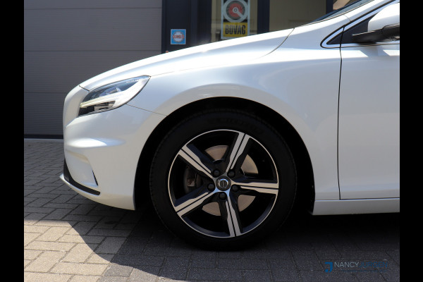 Volvo V40 2.0 T4 R-Design | Automaat | ECC | Leder Nappa | Navi Sensus | Camera | DAB | LED | Sound System | Keyless Start | Trekhaak |