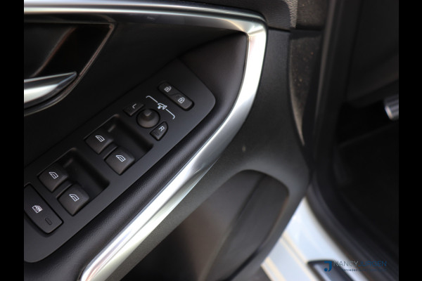 Volvo V40 2.0 T4 R-Design | Automaat | ECC | Leder Nappa | Navi Sensus | Camera | DAB | LED | Sound System | Keyless Start | Trekhaak |