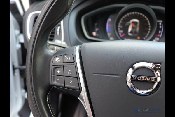 Volvo V40 2.0 T4 R-Design | Automaat | ECC | Leder Nappa | Navi Sensus | Camera | DAB | LED | Sound System | Keyless Start | Trekhaak |