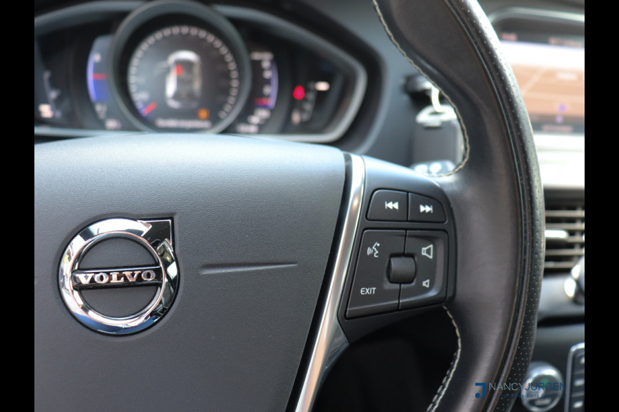 Volvo V40 2.0 T4 R-Design | Automaat | ECC | Leder Nappa | Navi Sensus | Camera | DAB | LED | Sound System | Keyless Start | Trekhaak |