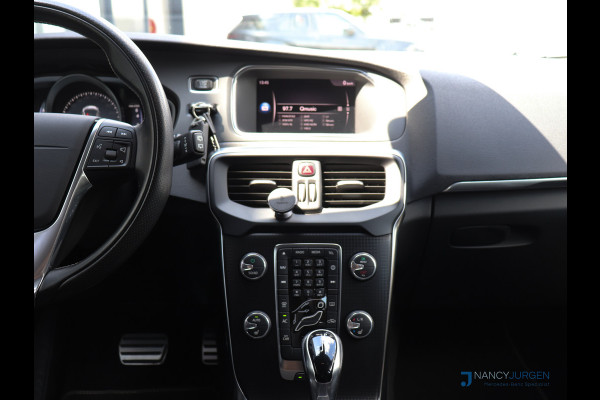 Volvo V40 2.0 T4 R-Design | Automaat | ECC | Leder Nappa | Navi Sensus | Camera | DAB | LED | Sound System | Keyless Start | Trekhaak |