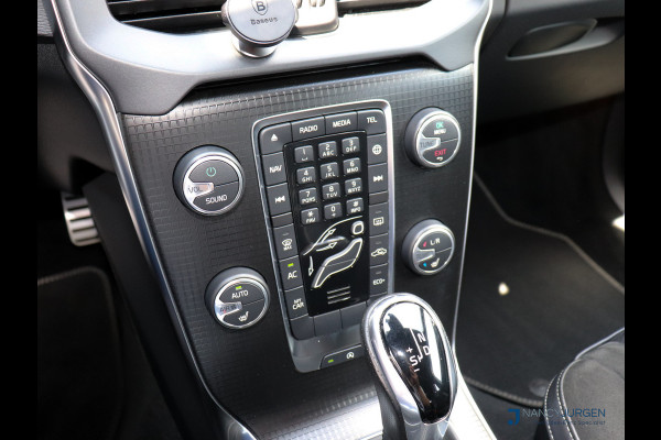 Volvo V40 2.0 T4 R-Design | Automaat | ECC | Leder Nappa | Navi Sensus | Camera | DAB | LED | Sound System | Keyless Start | Trekhaak |