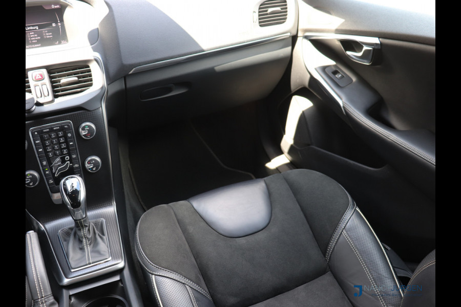 Volvo V40 2.0 T4 R-Design | Automaat | ECC | Leder Nappa | Navi Sensus | Camera | DAB | LED | Sound System | Keyless Start | Trekhaak |