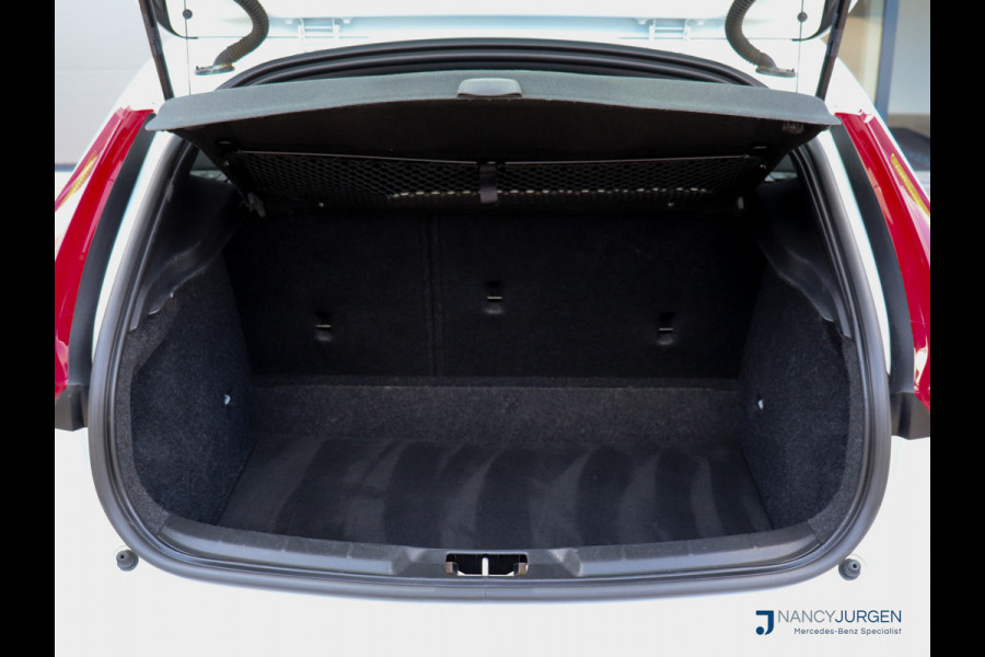 Volvo V40 2.0 T4 R-Design | Automaat | ECC | Leder Nappa | Navi Sensus | Camera | DAB | LED | Sound System | Keyless Start | Trekhaak |