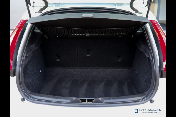 Volvo V40 2.0 T4 R-Design | Automaat | ECC | Leder Nappa | Navi Sensus | Camera | DAB | LED | Sound System | Keyless Start | Trekhaak |