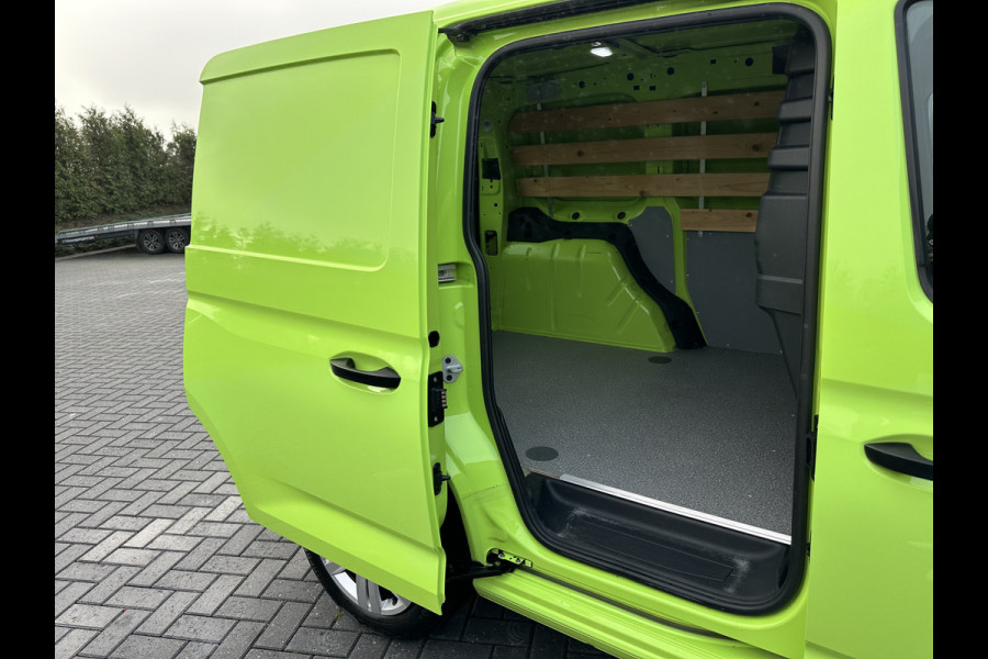 Volkswagen Caddy Cargo 2.0 TDI 102 PK / 1e EIG. / TREKHAAK / CRUISE / AIRCO / APPLE CARPLAY / NAVI Volkswagen Caddy Cargo 2.0 TDI 102 PK / 1e EIG. / TREKHAAK / CRUISE / AIRCO / APPLE CARPLAY / NAVI