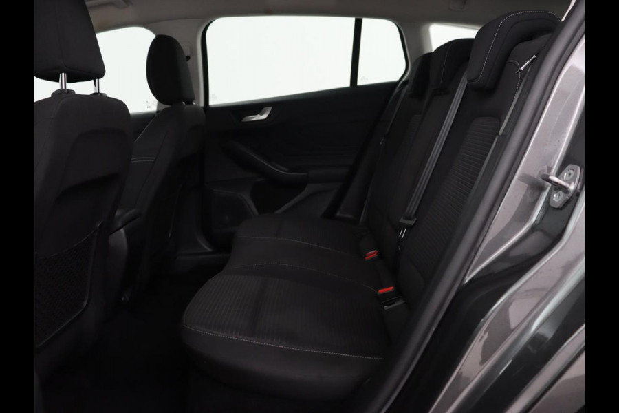 Ford Focus 1.0 EcoBoost Titanium | Trekhaak | Carplay | Navigatie | Keyless | Full LED | Parkeerhulp | Climate control | Cruise control Ford Focus 1.0 EcoBoost Titanium | Trekhaak | Carplay | Navigatie | Keyless | Full LED | Parkeerhulp | Climate control | Cruise control