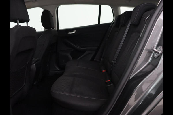 Ford Focus 1.0 EcoBoost Titanium | Trekhaak | Carplay | Navigatie | Keyless | Full LED | Parkeerhulp | Climate control | Cruise control Ford Focus 1.0 EcoBoost Titanium | Trekhaak | Carplay | Navigatie | Keyless | Full LED | Parkeerhulp | Climate control | Cruise control