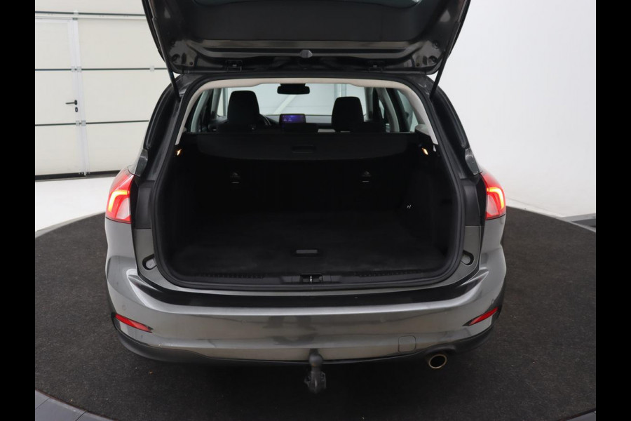 Ford Focus 1.0 EcoBoost Titanium | Trekhaak | Carplay | Navigatie | Keyless | Full LED | Parkeerhulp | Climate control | Cruise control Ford Focus 1.0 EcoBoost Titanium | Trekhaak | Carplay | Navigatie | Keyless | Full LED | Parkeerhulp | Climate control | Cruise control