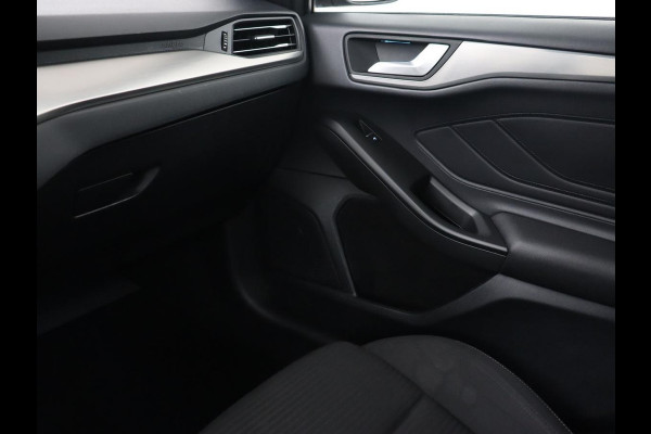 Ford Focus 1.0 EcoBoost Titanium | Trekhaak | Carplay | Navigatie | Keyless | Full LED | Parkeerhulp | Climate control | Cruise control Ford Focus 1.0 EcoBoost Titanium | Trekhaak | Carplay | Navigatie | Keyless | Full LED | Parkeerhulp | Climate control | Cruise control