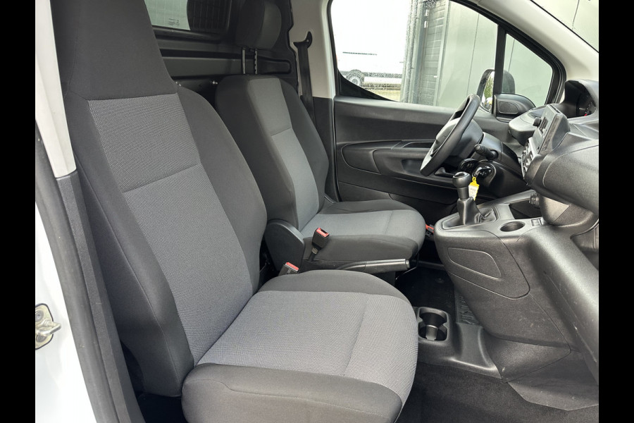 Peugeot Partner 1.6 BlueHDI EURO 6 / L1H1 / AIRCO / PARKEERSENSOREN / BLUETOOTH Peugeot Partner 1.6 BlueHDI EURO 6 / L1H1 / AIRCO / PARKEERSENSOREN / BLUETOOTH