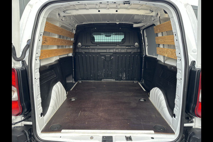 Peugeot Partner 1.6 BlueHDI EURO 6 / L1H1 / AIRCO / PARKEERSENSOREN / BLUETOOTH Peugeot Partner 1.6 BlueHDI EURO 6 / L1H1 / AIRCO / PARKEERSENSOREN / BLUETOOTH