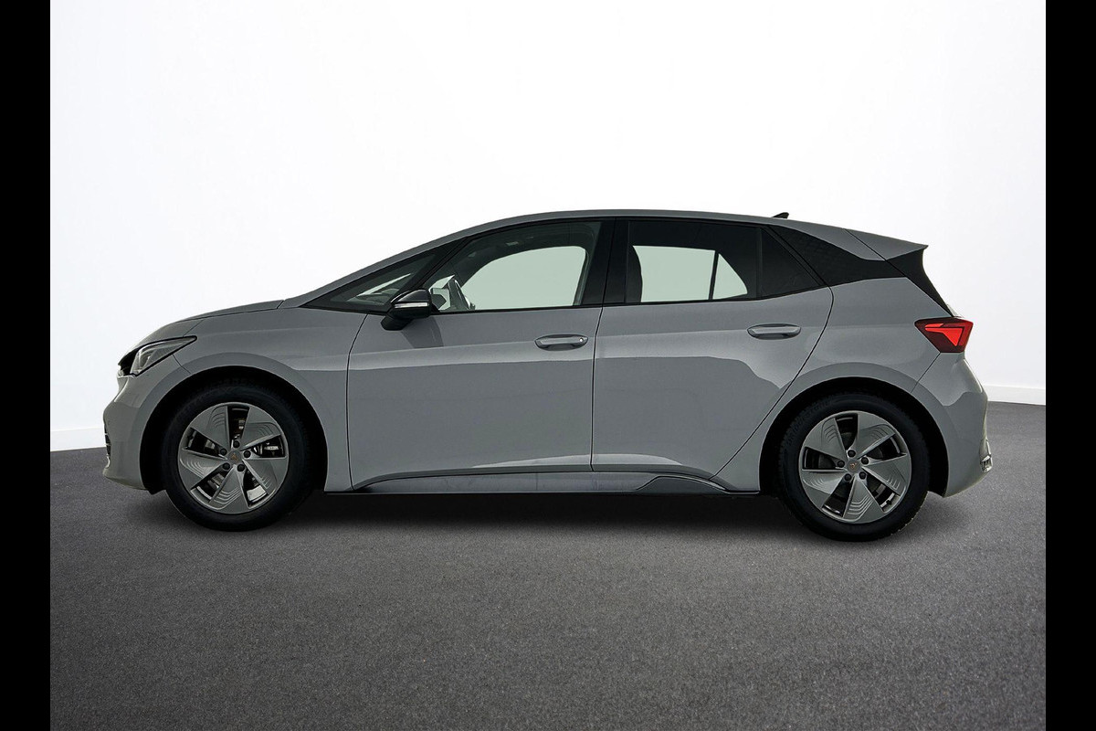 CUPRA Born Business 62 kWh Auto. Navigatie Apple Carplay/ Android Auto Camera Parkeersensoren Adaptive Cruise Control Stoel- en stuurverwarming Full Led Climate Control Lichtmetalen velgen CUPRA Born Business 62 kWh Auto. Navigatie Apple Carplay/ Android Auto Camera Parkeersensoren Adaptive Cruise Control Stoel- en stuurverwarming Full Led Climate Control Lichtmetalen velgen