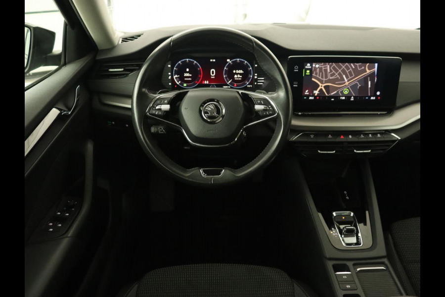 Škoda Octavia 1.0 e-TSI Business Edition | Trekhaak | Adaptive cruise | Carplay | Navigatie | Stuurverwarming | Parkeerhulp | Digital Cockpit | Full LED