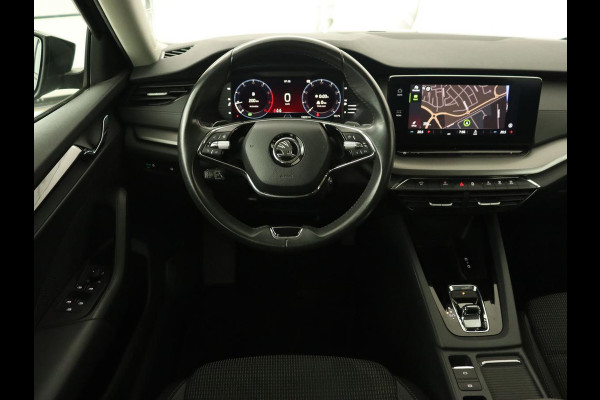 Škoda Octavia 1.0 e-TSI Business Edition | Trekhaak | Adaptive cruise | Carplay | Navigatie | Stuurverwarming | Parkeerhulp | Digital Cockpit | Full LED