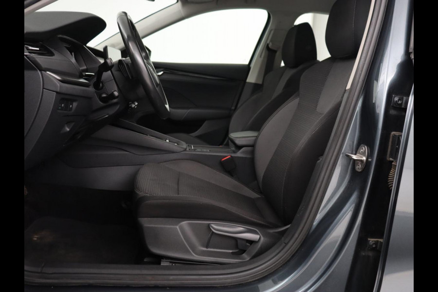 Škoda Octavia 1.0 e-TSI Business Edition | Trekhaak | Adaptive cruise | Carplay | Navigatie | Stuurverwarming | Parkeerhulp | Digital Cockpit | Full LED