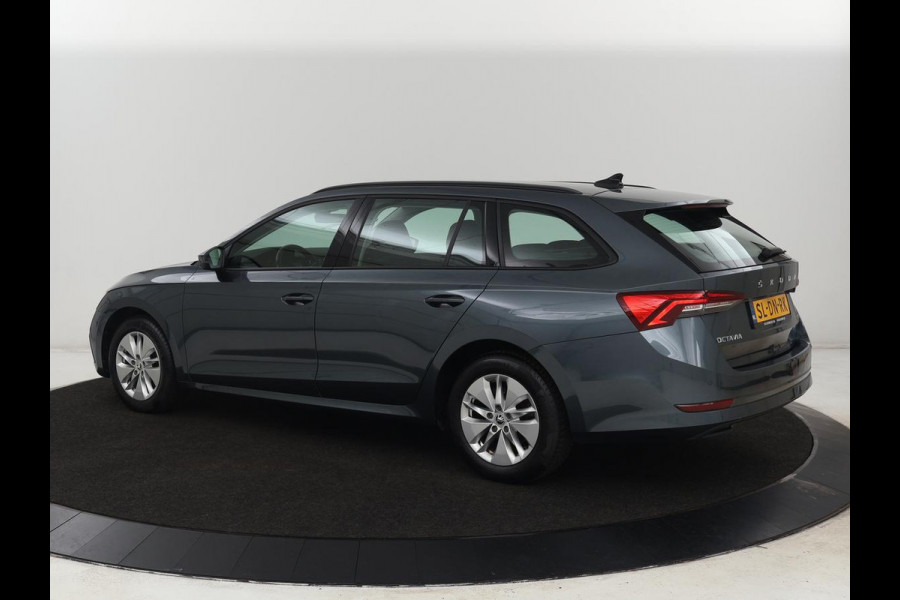 Škoda Octavia 1.0 e-TSI Business Edition | Trekhaak | Adaptive cruise | Carplay | Navigatie | Stuurverwarming | Parkeerhulp | Digital Cockpit | Full LED