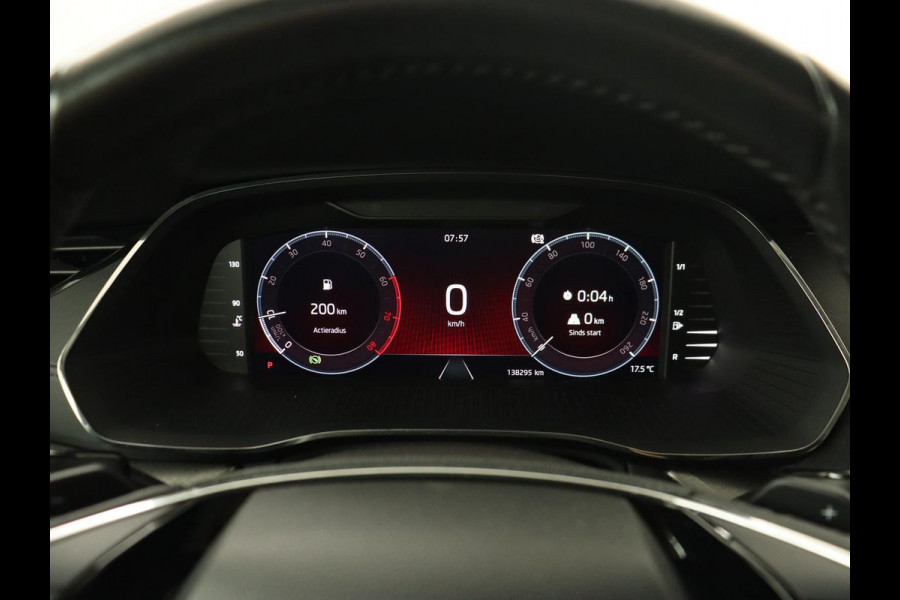 Škoda Octavia 1.0 e-TSI Business Edition | Trekhaak | Adaptive cruise | Carplay | Navigatie | Stuurverwarming | Parkeerhulp | Digital Cockpit | Full LED