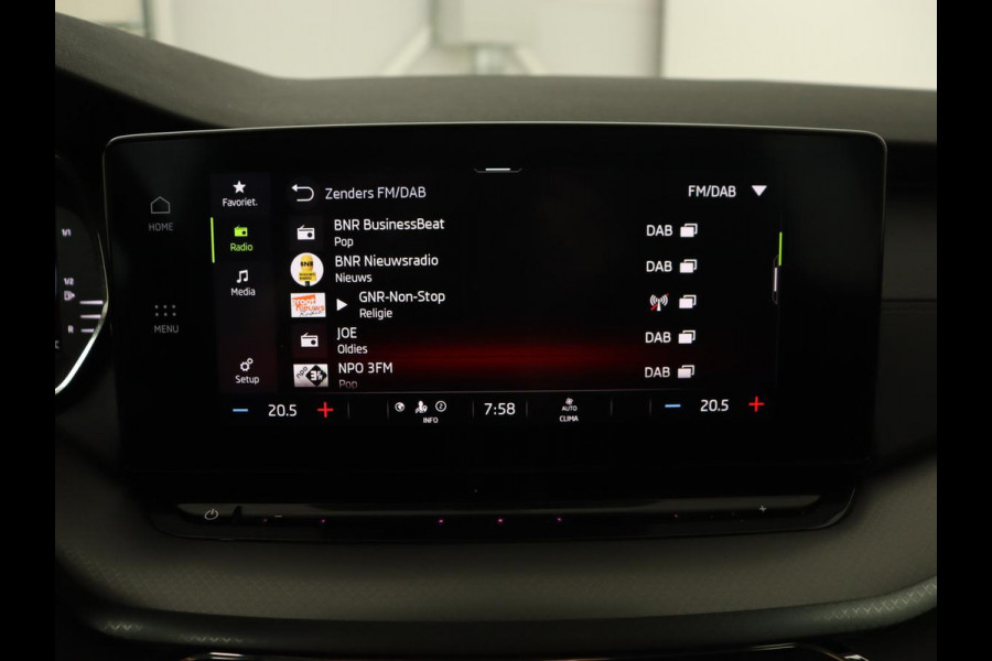 Škoda Octavia 1.0 e-TSI Business Edition | Trekhaak | Adaptive cruise | Carplay | Navigatie | Stuurverwarming | Parkeerhulp | Digital Cockpit | Full LED