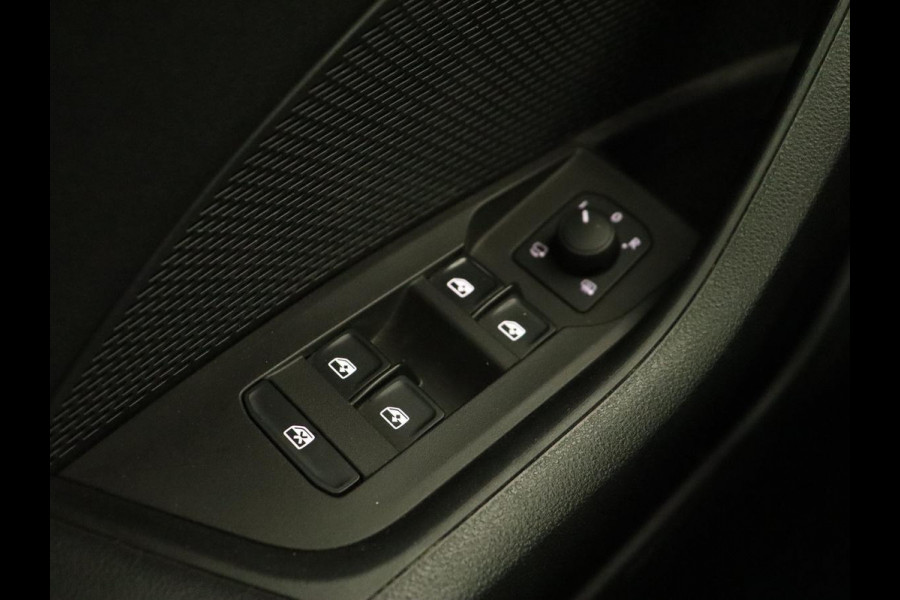 Škoda Octavia 1.0 e-TSI Business Edition | Trekhaak | Adaptive cruise | Carplay | Navigatie | Stuurverwarming | Parkeerhulp | Digital Cockpit | Full LED