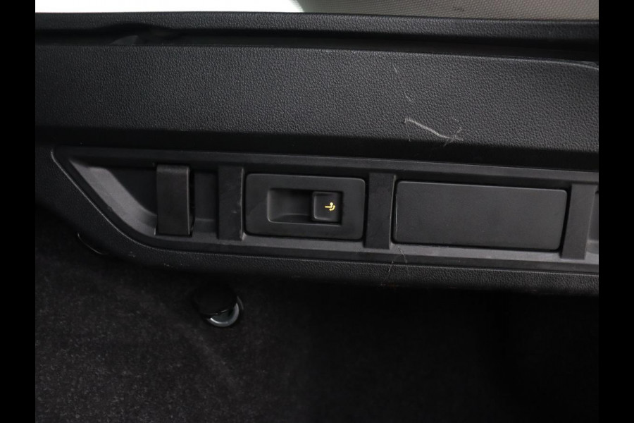 Škoda Octavia 1.0 e-TSI Business Edition | Trekhaak | Adaptive cruise | Carplay | Navigatie | Stuurverwarming | Parkeerhulp | Digital Cockpit | Full LED