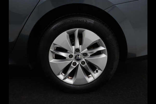 Škoda Octavia 1.0 e-TSI Business Edition | Trekhaak | Adaptive cruise | Carplay | Navigatie | Stuurverwarming | Parkeerhulp | Digital Cockpit | Full LED