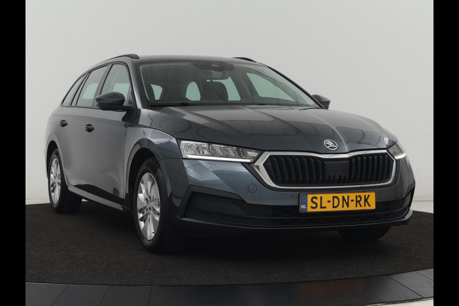 Škoda Octavia 1.0 e-TSI Business Edition | Trekhaak | Adaptive cruise | Carplay | Navigatie | Stuurverwarming | Parkeerhulp | Digital Cockpit | Full LED