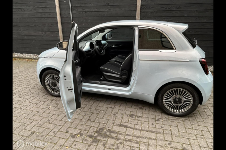 Fiat 500 Urban 42 kWh Clima / LM / Carplay / Parelmoer lak / 8.875 KM!!!
